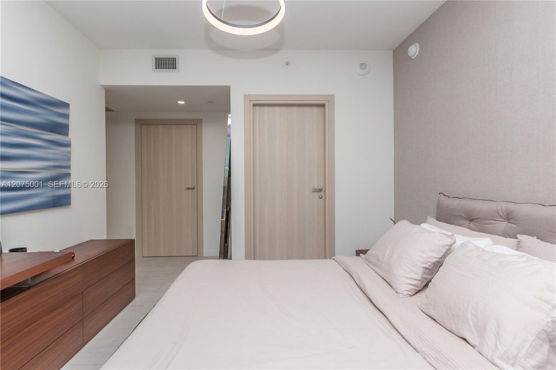 For Rent: $10,000 (2 beds, 2 baths, 1286 Square Feet)