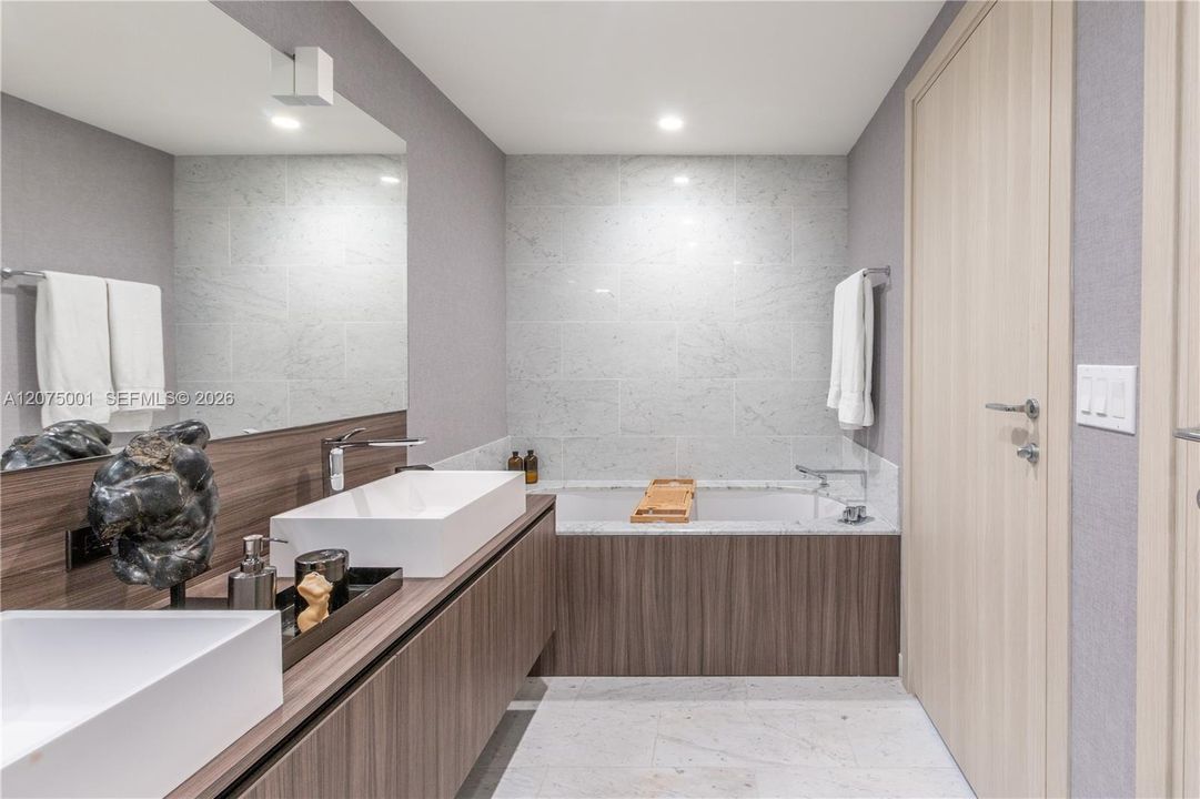 For Rent: $10,000 (2 beds, 2 baths, 1286 Square Feet)