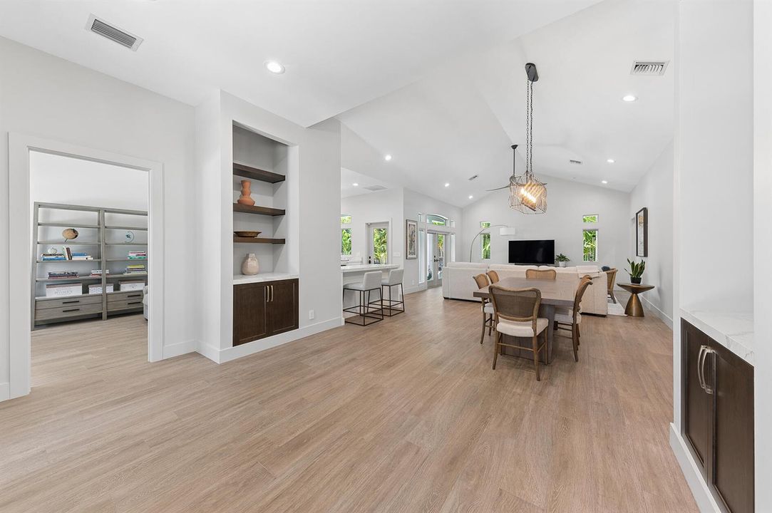 Spacious Foyer entryway