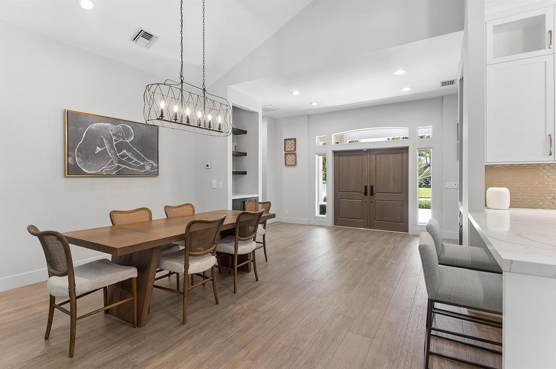 Dining / Entry Foyer