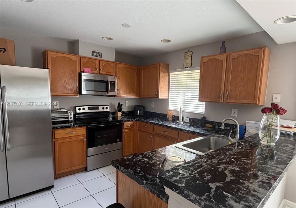 For Rent: $3,500 (4 beds, 2 baths, 2240 Square Feet)