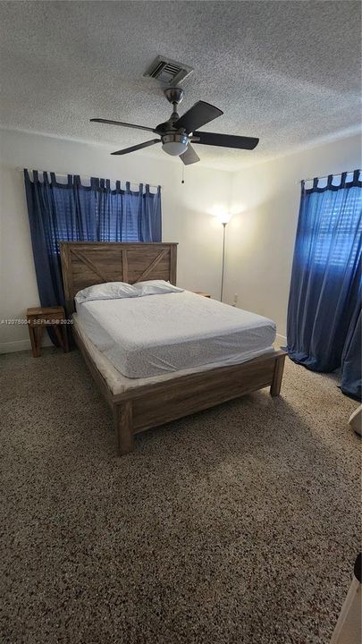 En Renta: $4,250 (4 camas, 3 baños, 2359 Pies cuadrados)