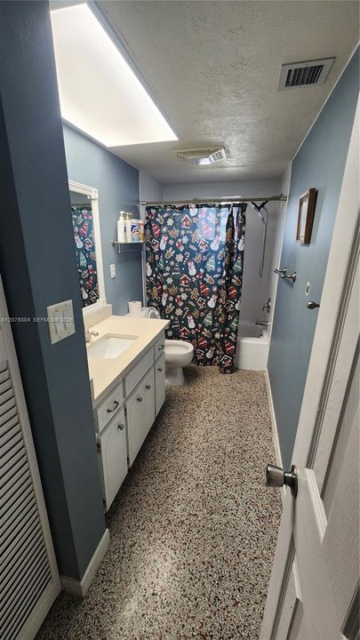 En Renta: $4,250 (4 camas, 3 baños, 2359 Pies cuadrados)