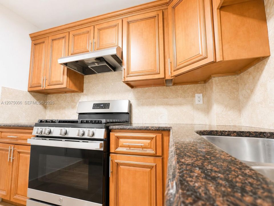 For Rent: $2,290 (2 beds, 2 baths, 1253 Square Feet)