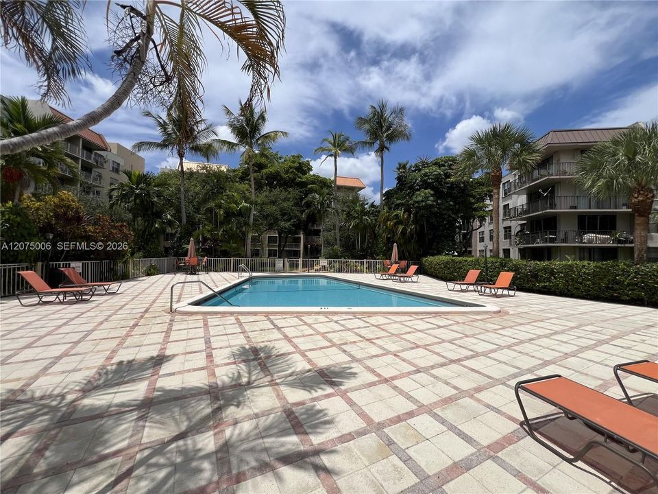 For Rent: $2,290 (2 beds, 2 baths, 1253 Square Feet)