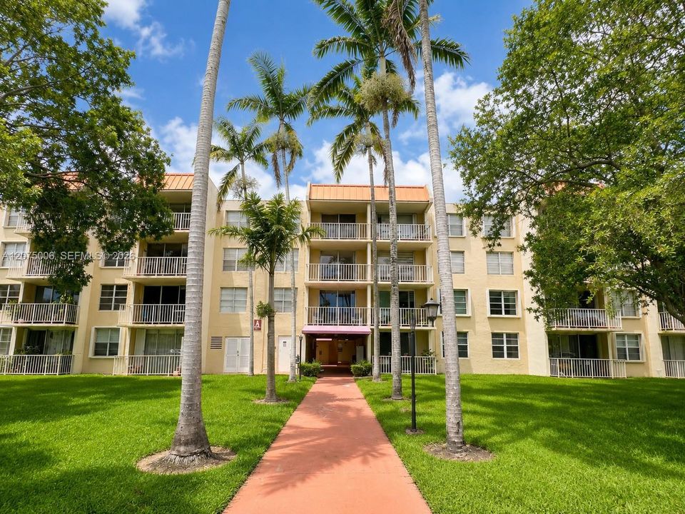 For Rent: $2,290 (2 beds, 2 baths, 1253 Square Feet)