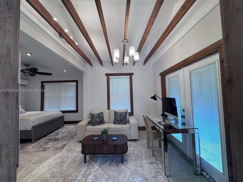 For Rent: $2,000 (0 beds, 1 baths, 330 Square Feet)