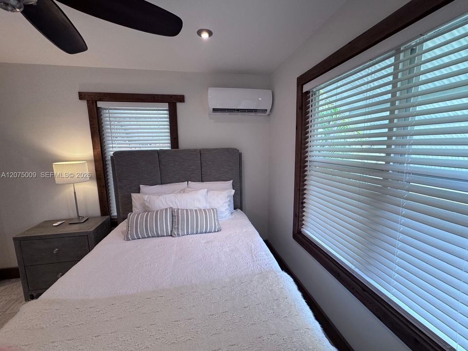 For Rent: $2,000 (0 beds, 1 baths, 330 Square Feet)