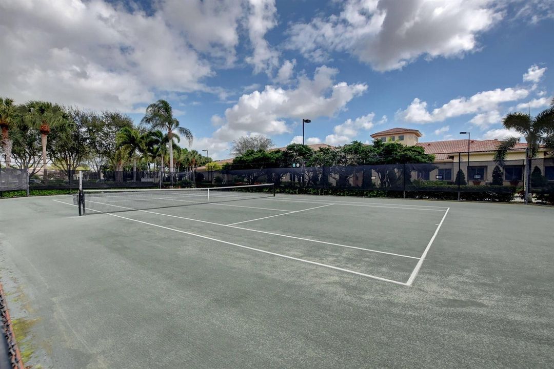 86-web-or-mls-53_valencia isles (15)