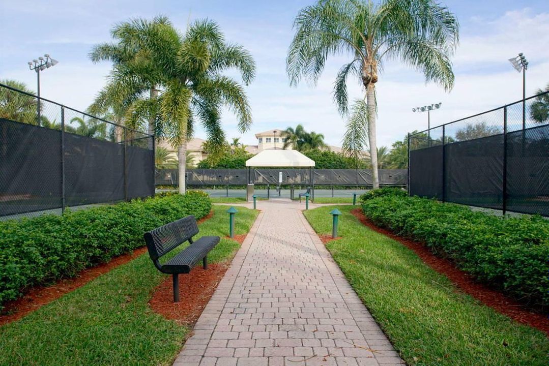 89-web-or-mls-56_valencia isles (18)