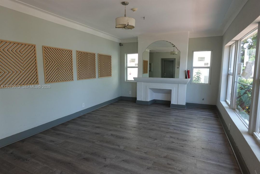 For Rent: $3,000 (2 beds, 2 baths, 730 Square Feet)