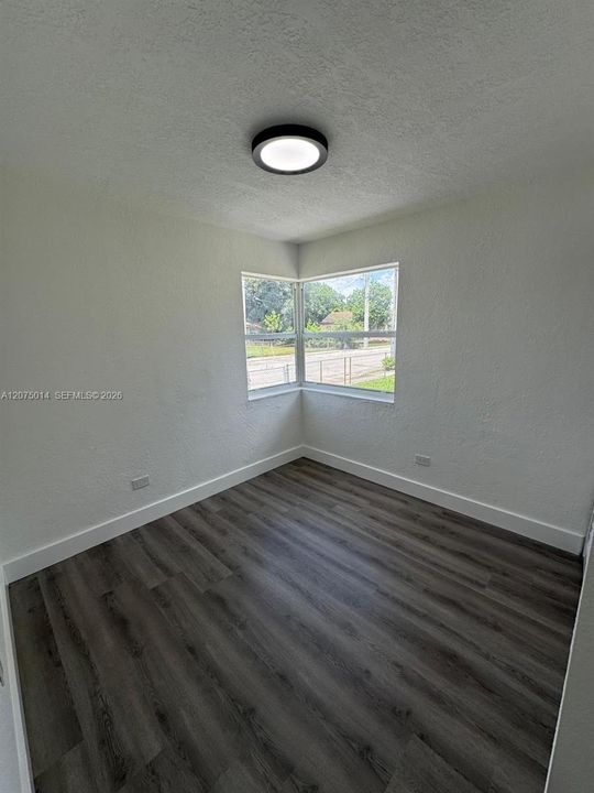 For Rent: $2,000 (2 beds, 1 baths, 628 Square Feet)