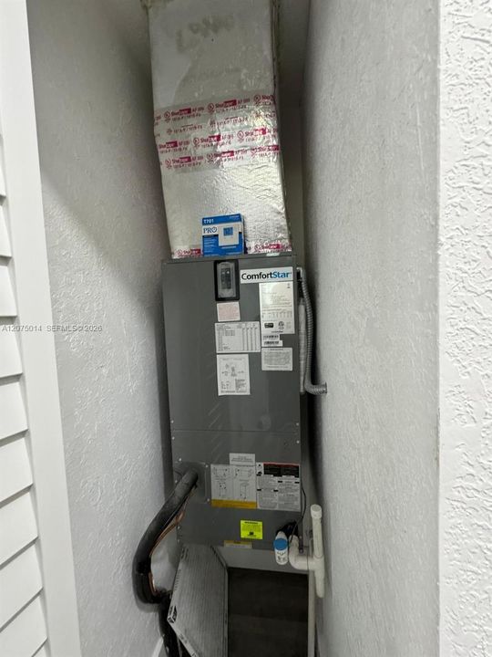 For Rent: $2,000 (2 beds, 1 baths, 628 Square Feet)