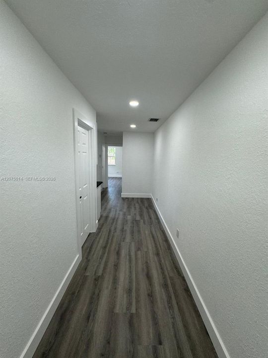 For Rent: $2,000 (2 beds, 1 baths, 628 Square Feet)