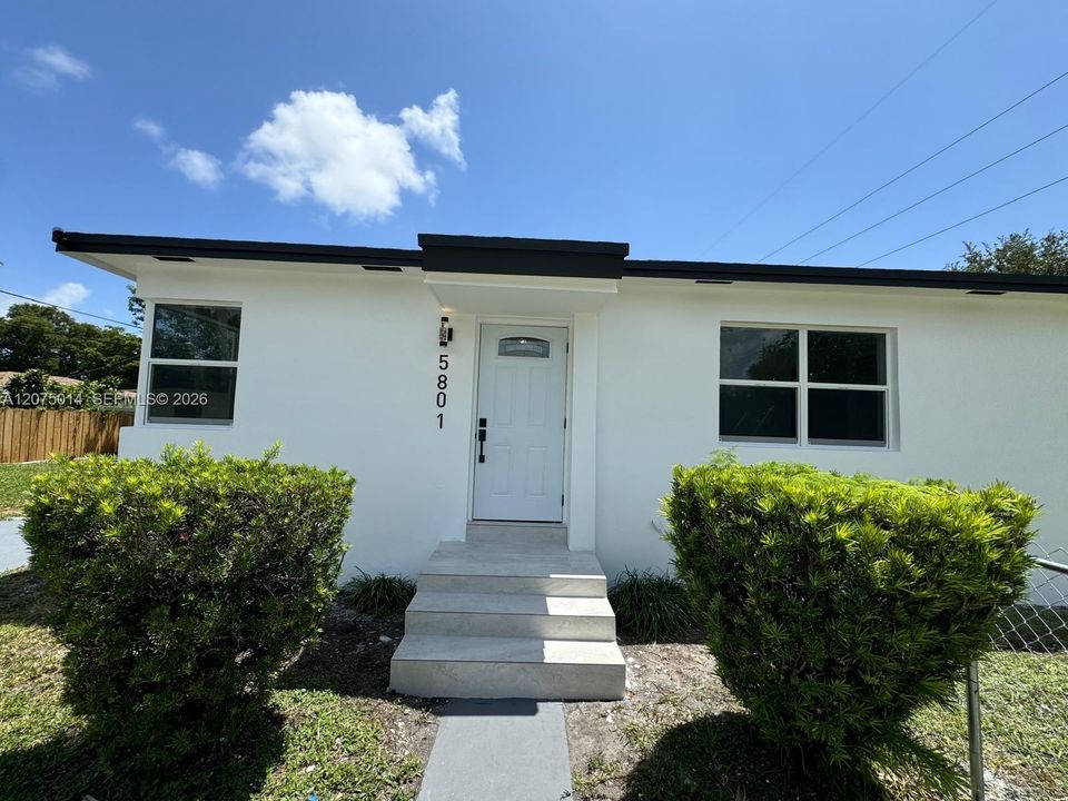 For Rent: $2,000 (2 beds, 1 baths, 628 Square Feet)