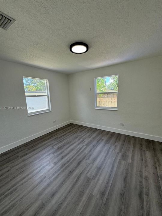 For Rent: $2,000 (2 beds, 1 baths, 628 Square Feet)