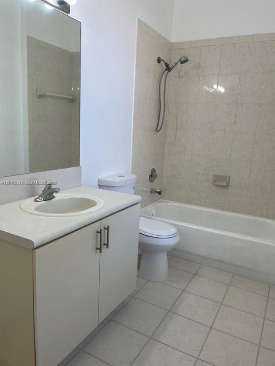 В аренду: $3,000 (3 спален, 2 ванн, 1250 Квадратных фут)