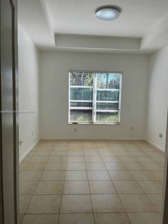 В аренду: $3,000 (3 спален, 2 ванн, 1250 Квадратных фут)