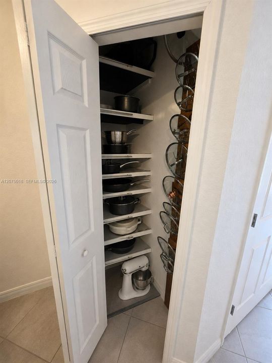 На продажу: $369,990 (3 спален, 2 ванн, 1791 Квадратных фут)