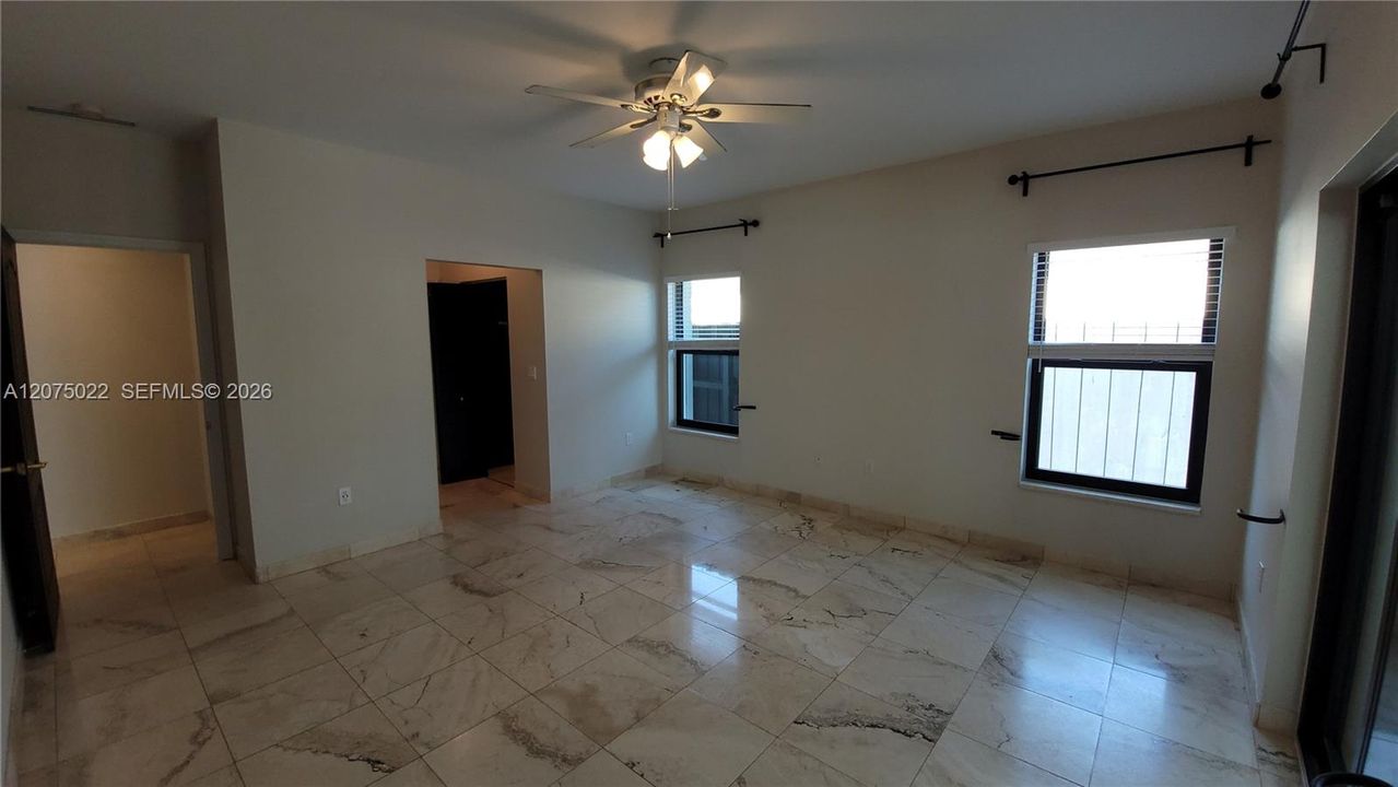 В аренду: $4,600 (4 спален, 2 ванн, 2078 Квадратных фут)