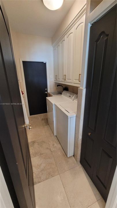 В аренду: $4,600 (4 спален, 2 ванн, 2078 Квадратных фут)