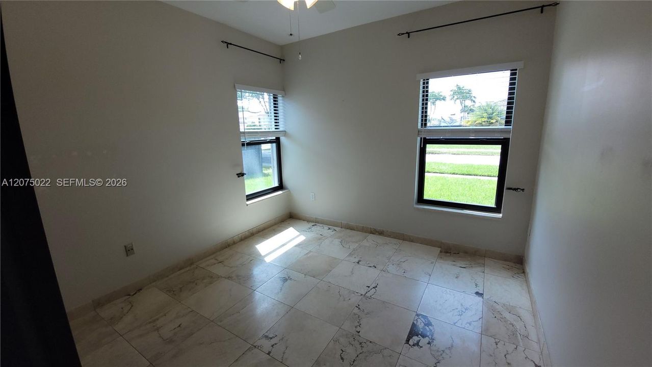 В аренду: $4,600 (4 спален, 2 ванн, 2078 Квадратных фут)