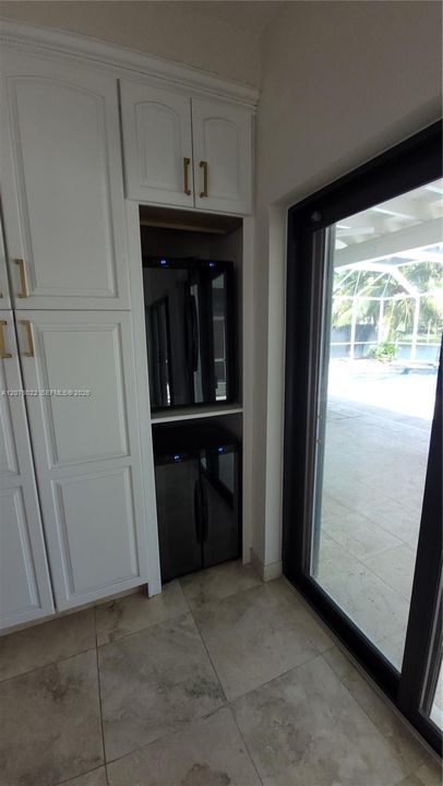 В аренду: $4,600 (4 спален, 2 ванн, 2078 Квадратных фут)