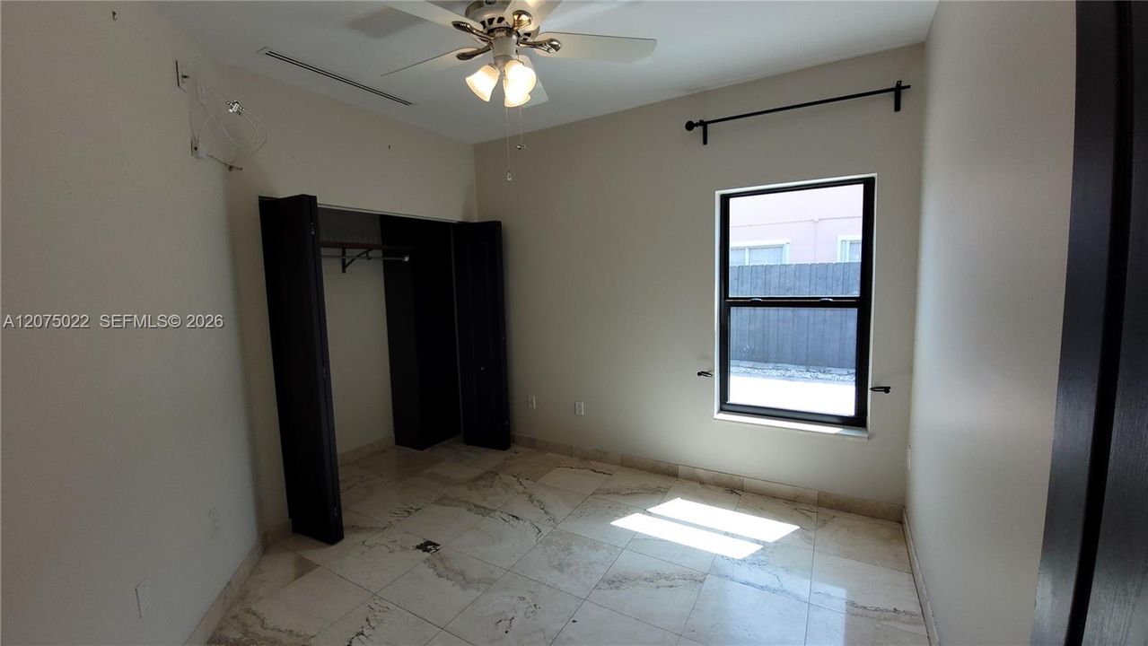 В аренду: $4,600 (4 спален, 2 ванн, 2078 Квадратных фут)