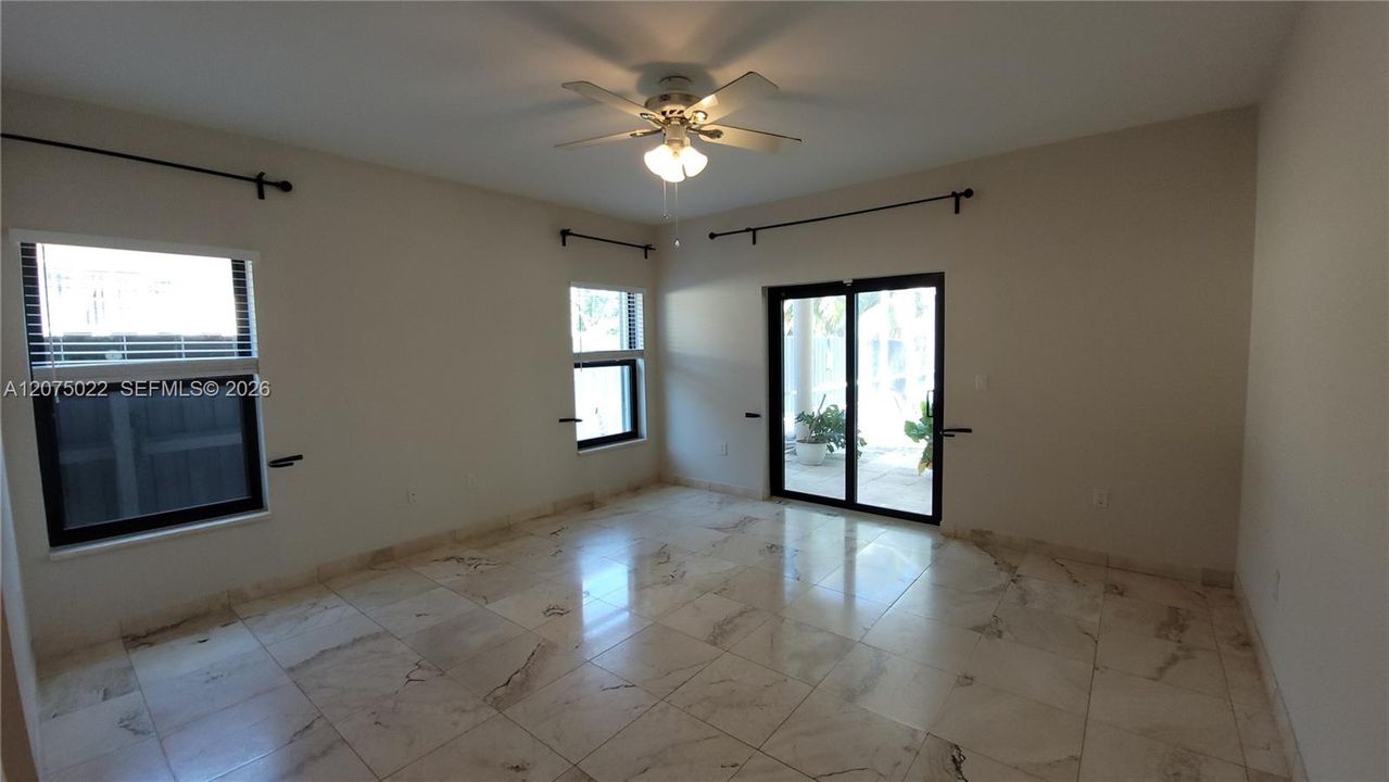 В аренду: $4,600 (4 спален, 2 ванн, 2078 Квадратных фут)