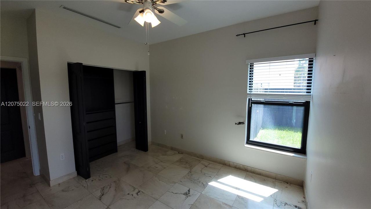 В аренду: $4,600 (4 спален, 2 ванн, 2078 Квадратных фут)