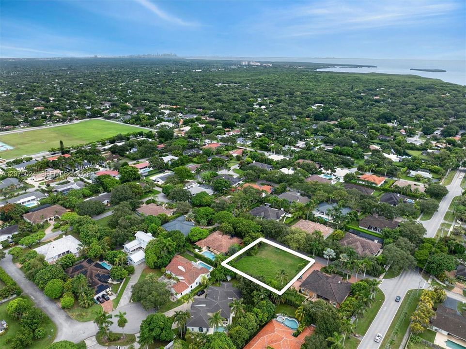 For Sale: $635,000 (0.35 acres)