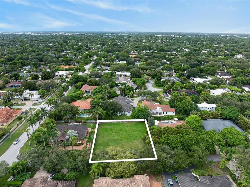 For Sale: $635,000 (0.35 acres)