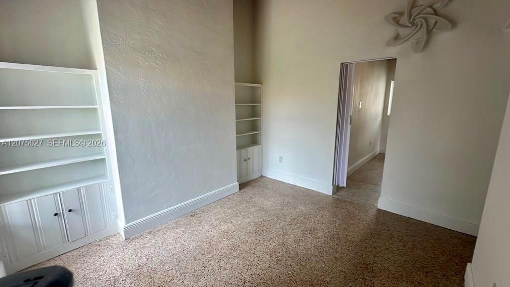 For Rent: $2,300 (2 beds, 2 baths, 739 Square Feet)