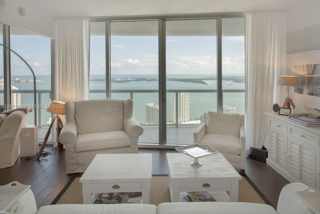 For Rent: $5,900 (2 beds, 2 baths, 1313 Square Feet)