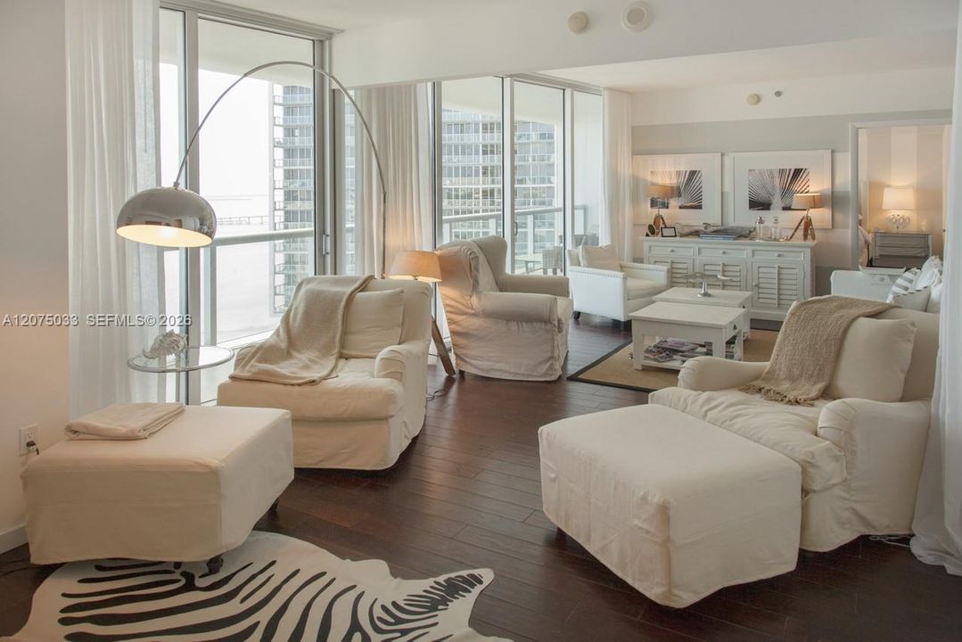 For Rent: $5,900 (2 beds, 2 baths, 1313 Square Feet)
