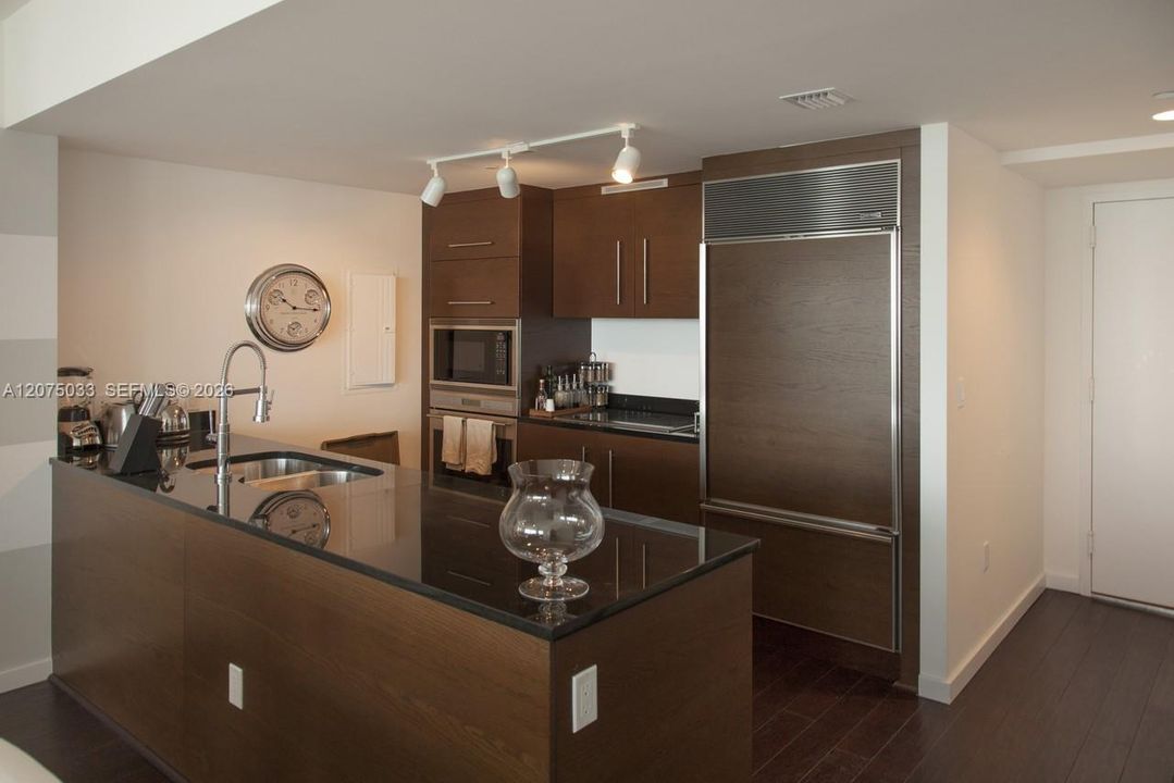 For Rent: $5,900 (2 beds, 2 baths, 1313 Square Feet)