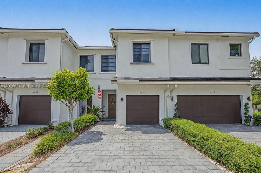 For Rent: $3,000 (3 beds, 2 baths, 1530 Square Feet)