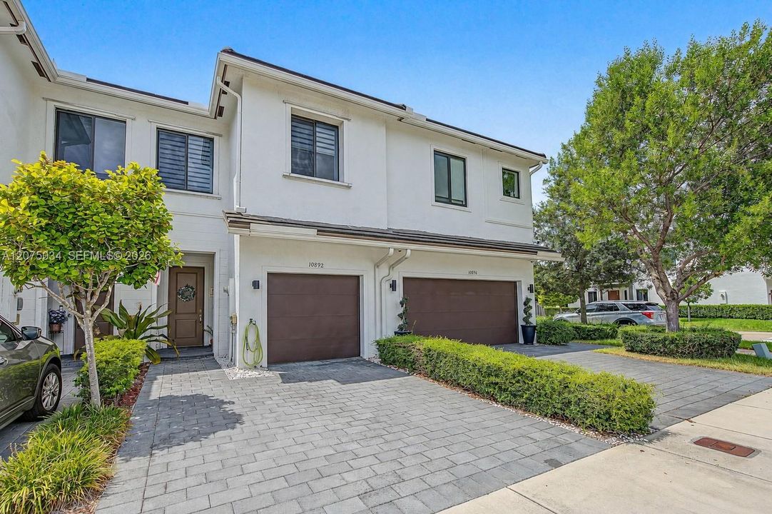 For Rent: $3,000 (3 beds, 2 baths, 1530 Square Feet)
