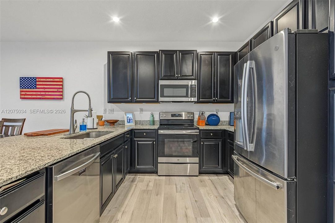 For Rent: $3,000 (3 beds, 2 baths, 1530 Square Feet)