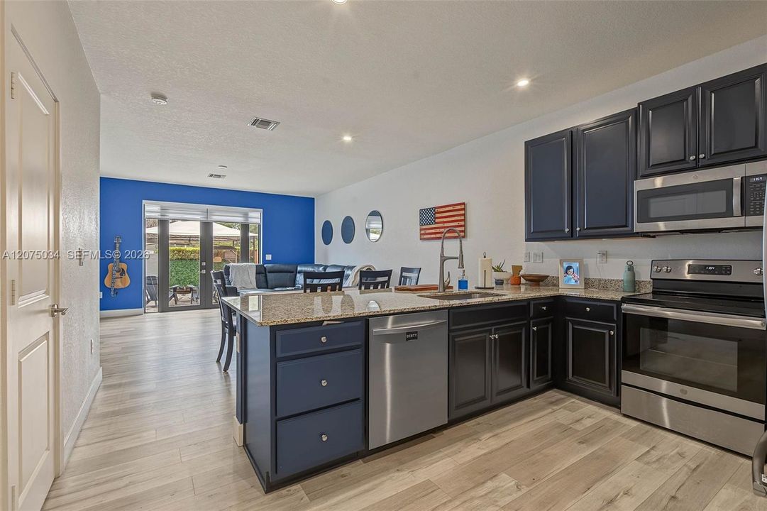 For Rent: $3,000 (3 beds, 2 baths, 1530 Square Feet)