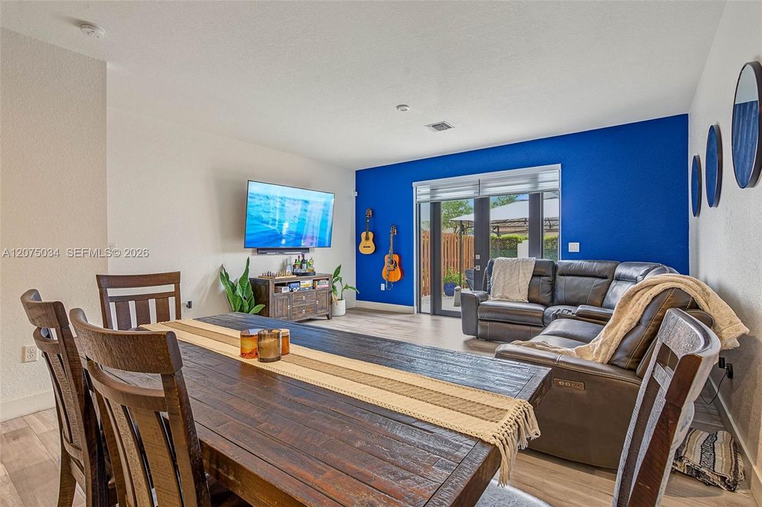 For Rent: $3,000 (3 beds, 2 baths, 1530 Square Feet)