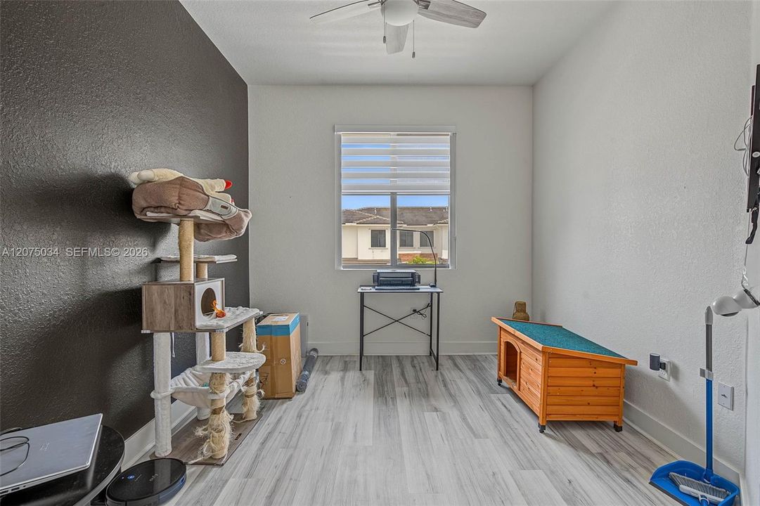 For Rent: $3,000 (3 beds, 2 baths, 1530 Square Feet)