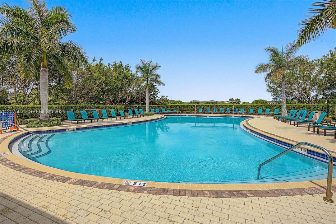 For Rent: $3,000 (3 beds, 2 baths, 1530 Square Feet)