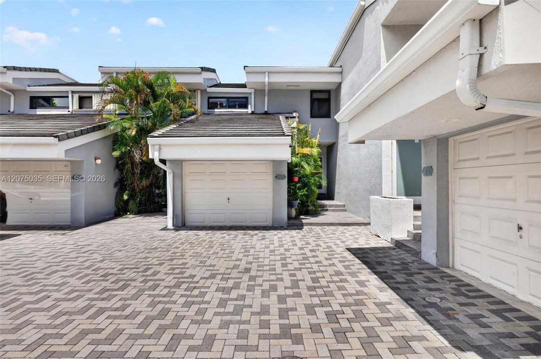 For Sale: $1,499,000 (3 beds, 2 baths, 2265 Square Feet)