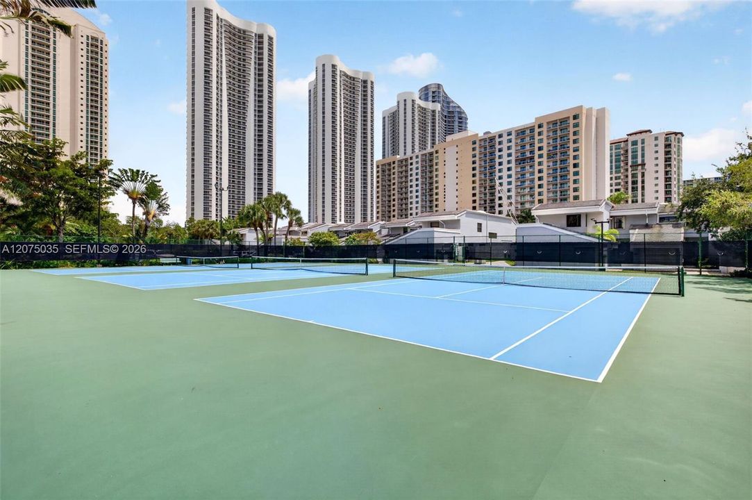 For Sale: $1,499,000 (3 beds, 2 baths, 2265 Square Feet)