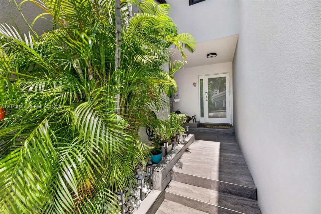 For Sale: $1,499,000 (3 beds, 2 baths, 2265 Square Feet)