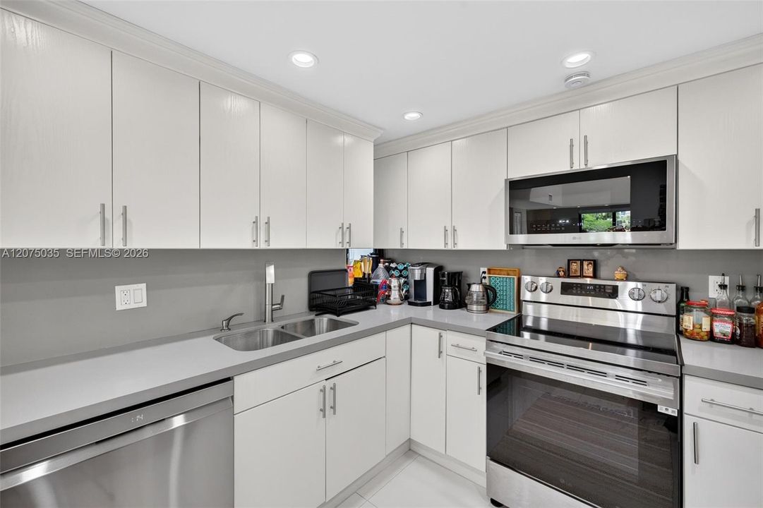 For Sale: $1,499,000 (3 beds, 2 baths, 2265 Square Feet)