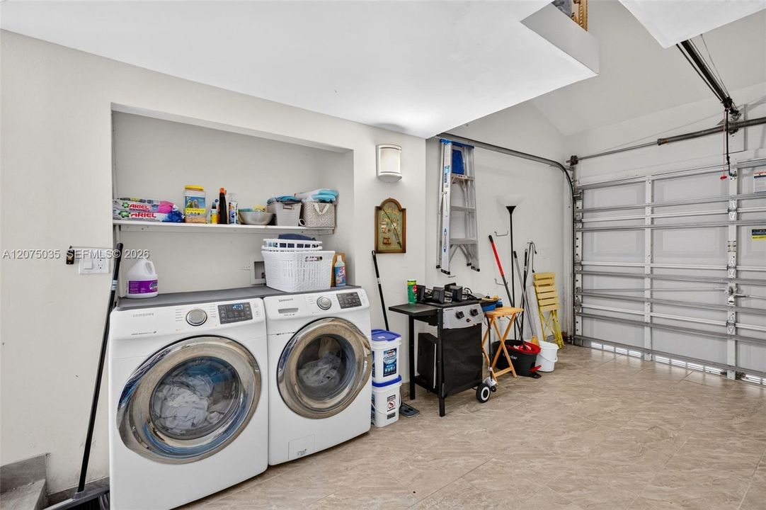 For Sale: $1,499,000 (3 beds, 2 baths, 2265 Square Feet)
