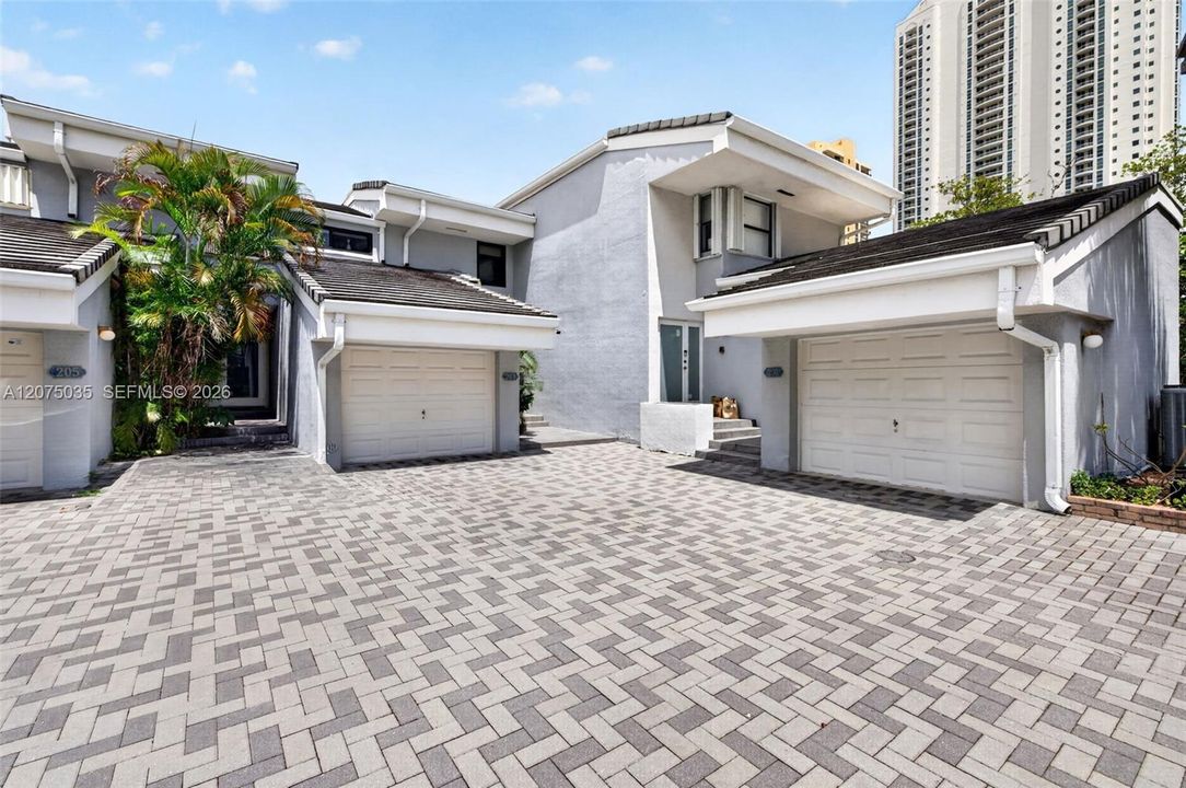 For Sale: $1,499,000 (3 beds, 2 baths, 2265 Square Feet)