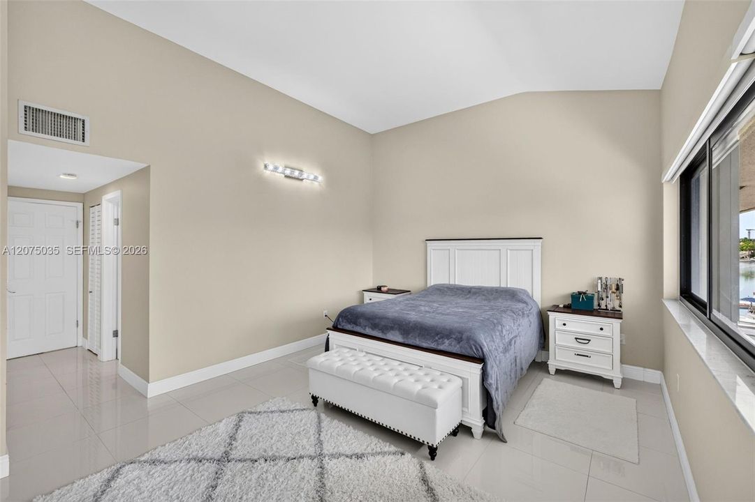 For Sale: $1,499,000 (3 beds, 2 baths, 2265 Square Feet)
